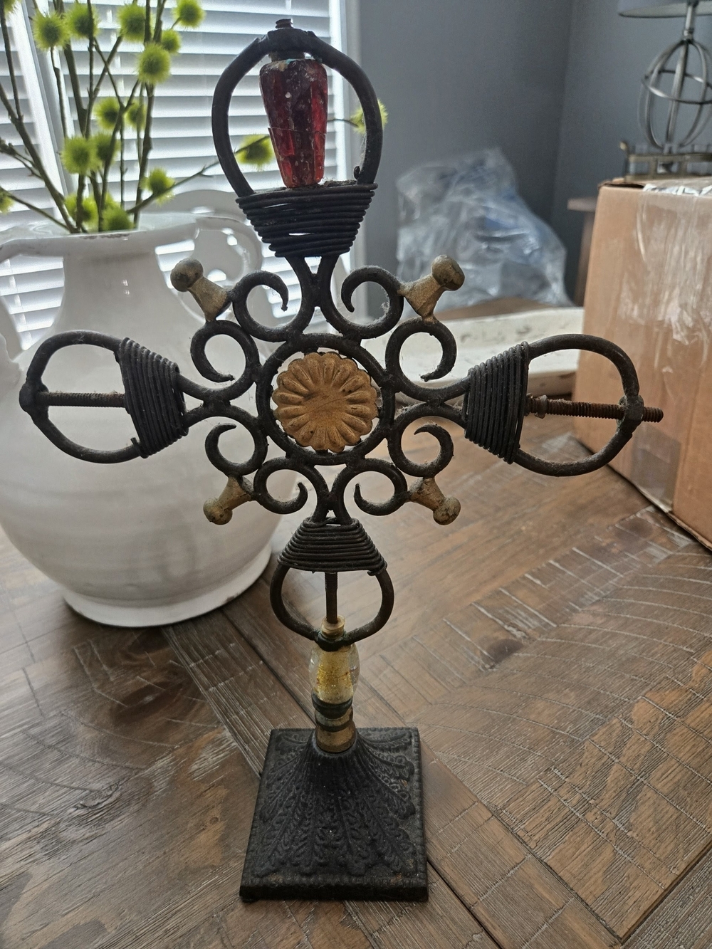 Metal Scroll Cross Vintage